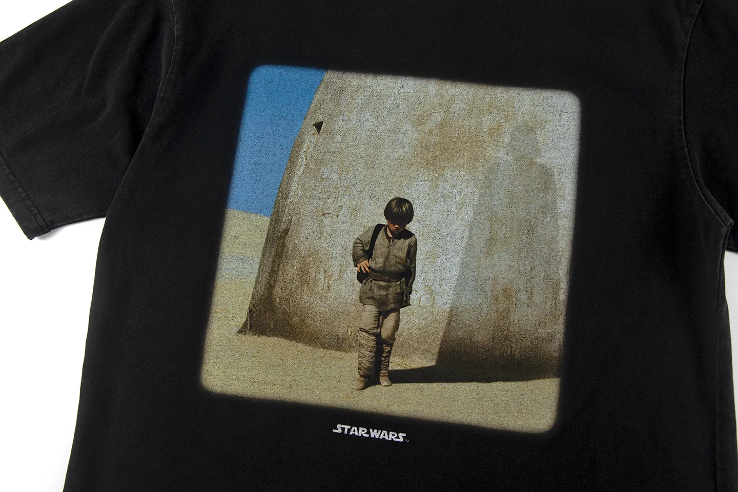 🧸Saint Michael 25SS "STAY HERE" Star Wars co-branded washed short-sleeved T-shirt trendy p136 Style number: 014-2 Size: M-XL 260g high weight pure cotton! Thick and stiff, with invincible texture and high-grade washing and distressing! Soft, retro, comfortable to wear, white ink direct injection process! Clear and breathable, non-sticky and non-cracked. Loose fit, suitable for both men and women to control as they please.